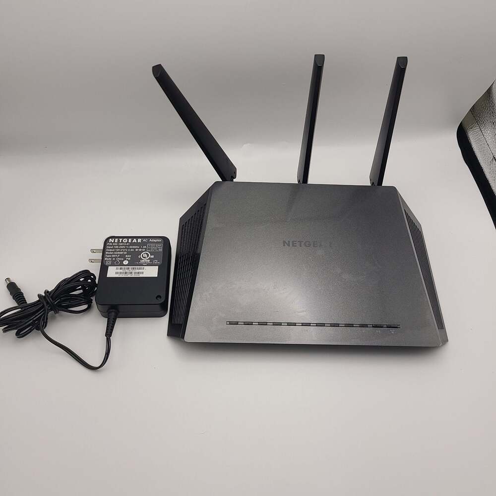 Netgear Nighthawk AC1900 Smart WiFi Router Model R7000 w Power Adapter